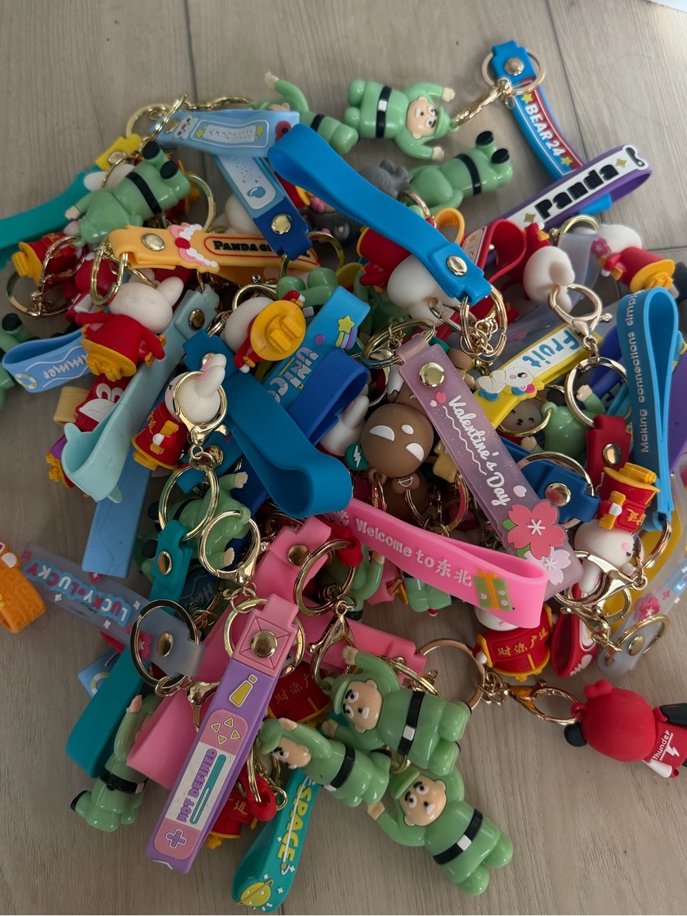 50 piece keychain bundle - Picture 3 of 6